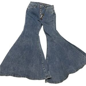 Grace Wide-Leg Flare Jeans in Faded Blue Denim